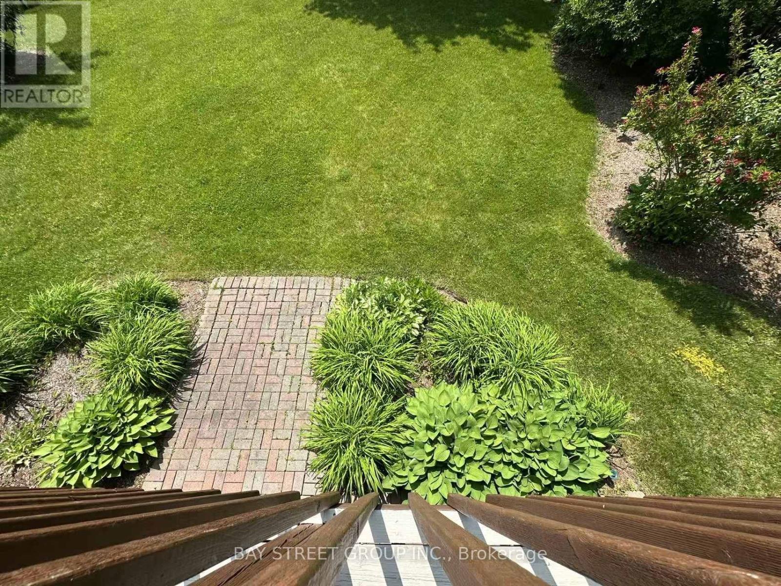 Photo 21 of 19 Silversmith Court, Guelph ON