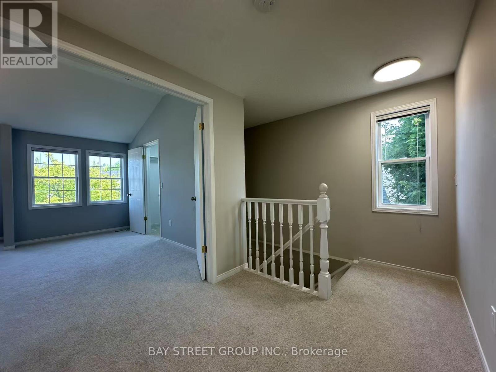 Photo 25 of 19 Silversmith Court, Guelph ON