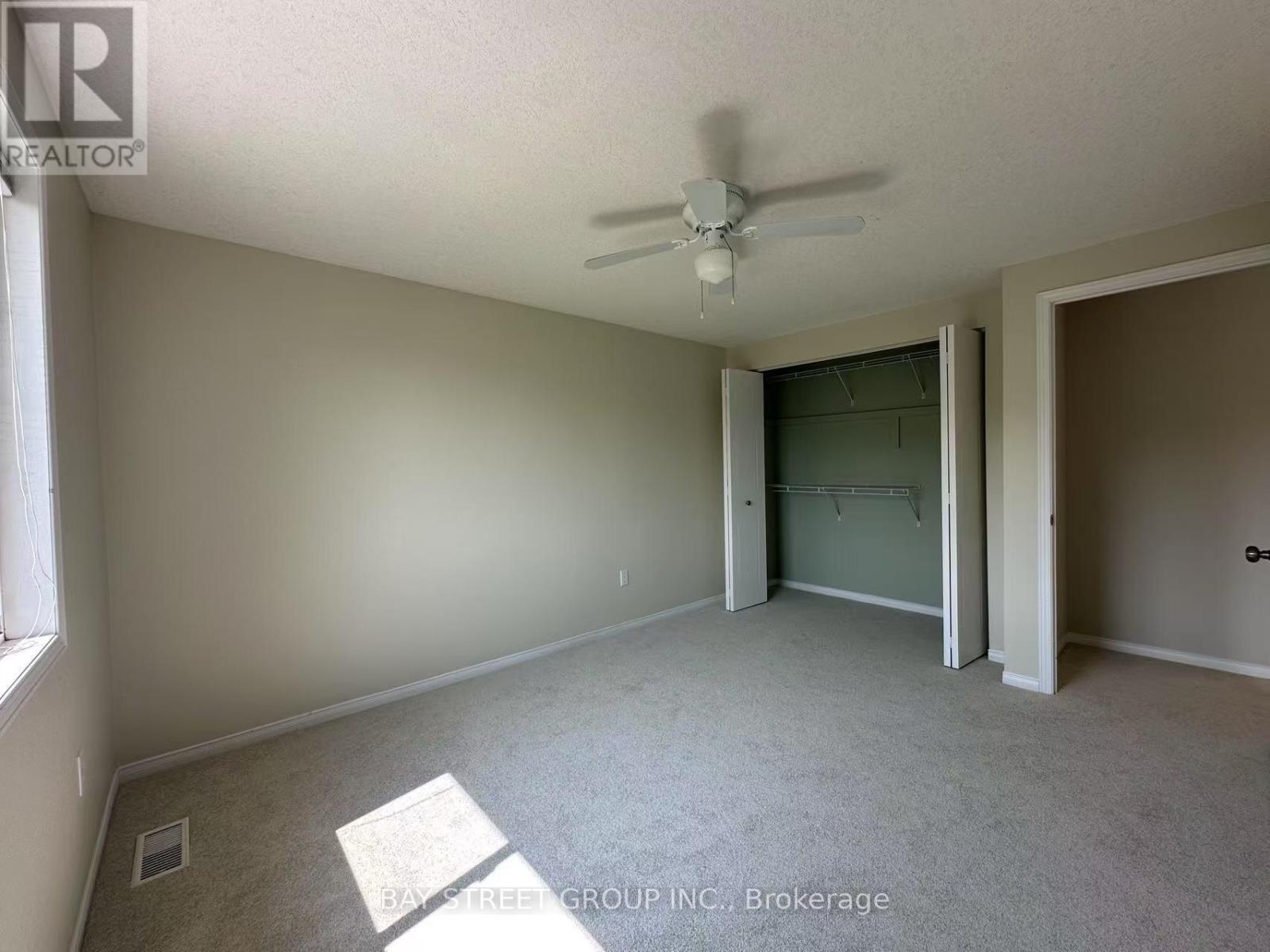 Photo 34 of 19 Silversmith Court, Guelph ON