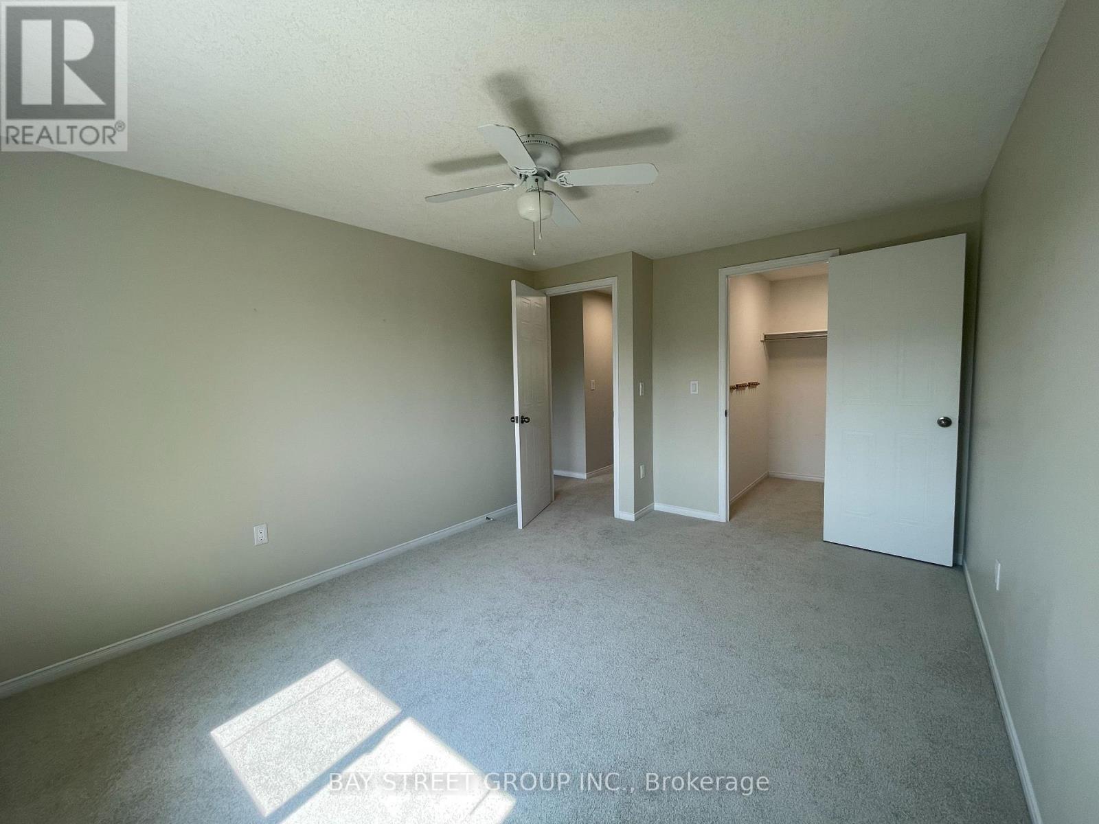 Photo 35 of 19 Silversmith Court, Guelph ON