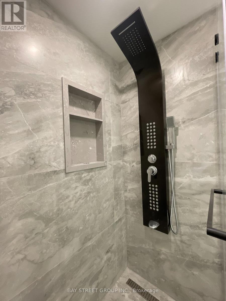 Photo 37 of 19 Silversmith Court, Guelph ON
