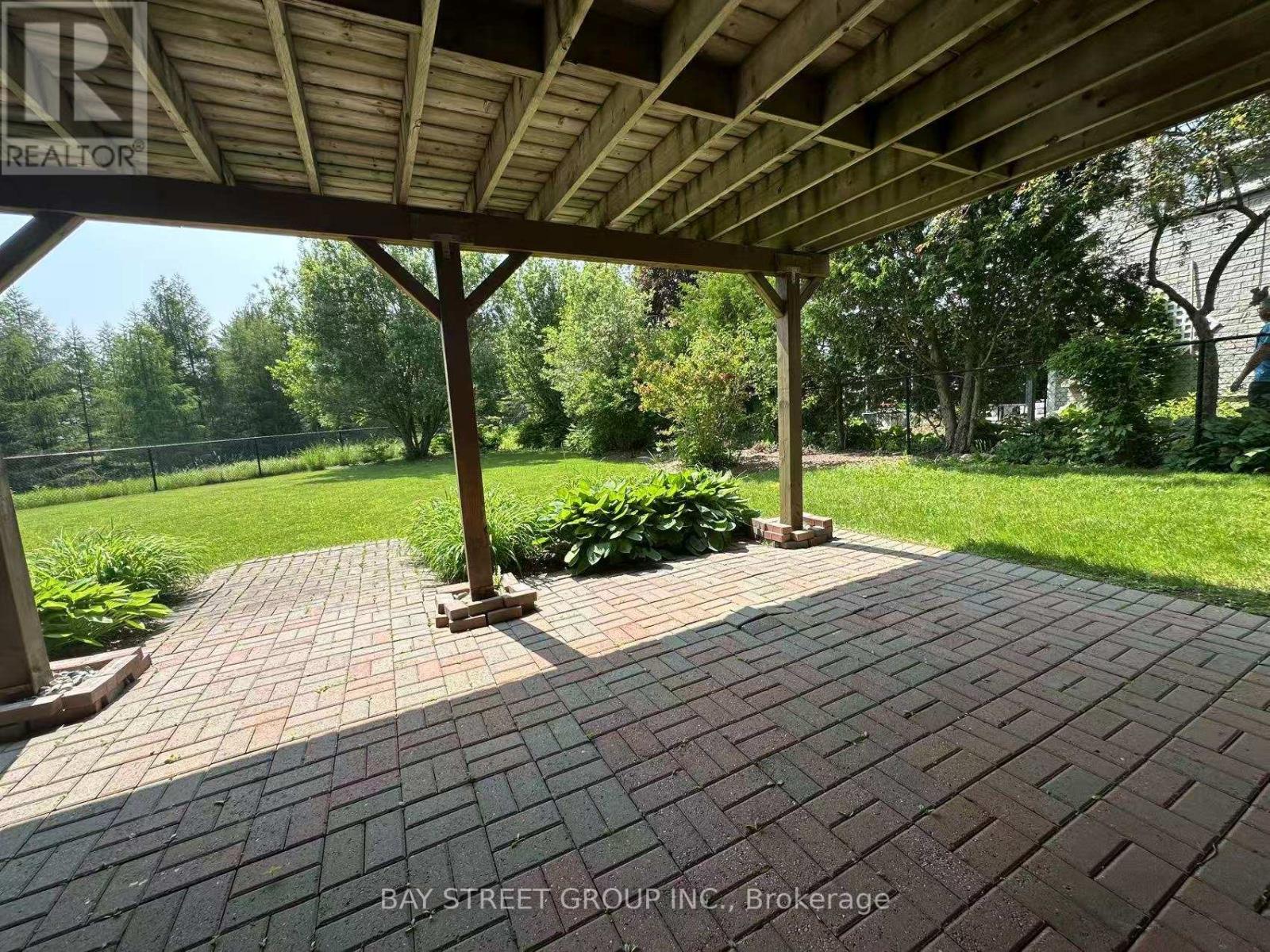 Photo 43 of 19 Silversmith Court, Guelph ON