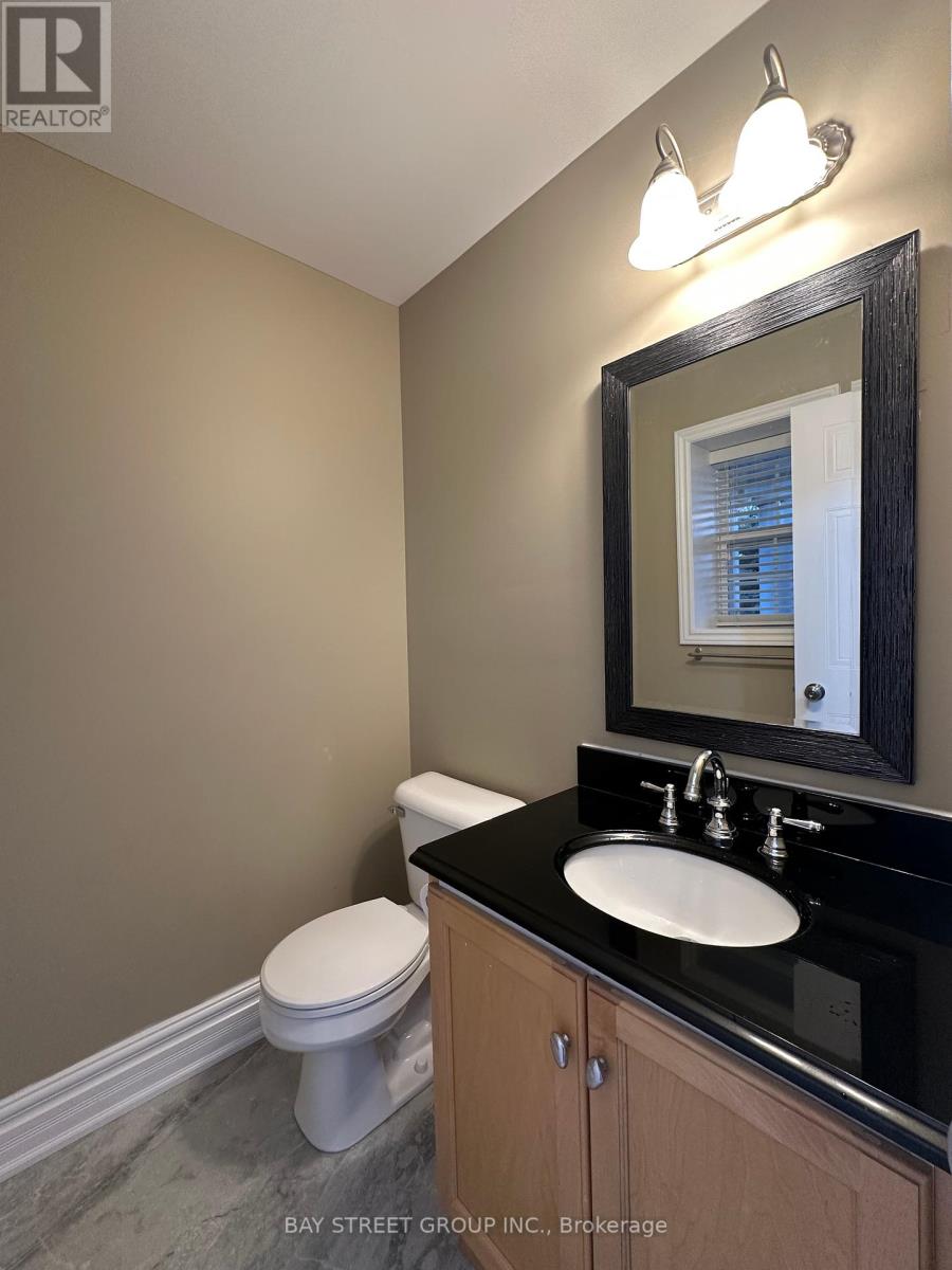 Photo 5 of 19 Silversmith Court, Guelph ON