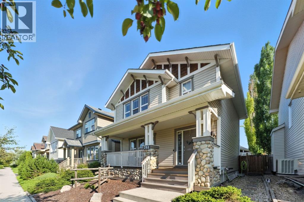 Photo 2 of 751 Prestwick Circle Se, Calgary AB