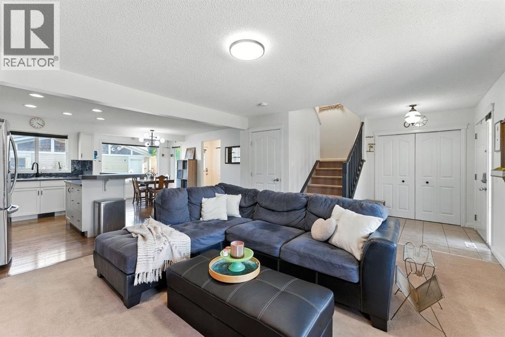 Photo 6 of 751 Prestwick Circle Se, Calgary AB