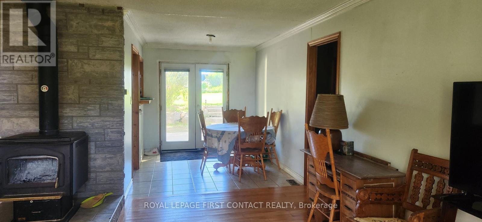 Photo 10 of 5321 Eighth Line, Essa ON