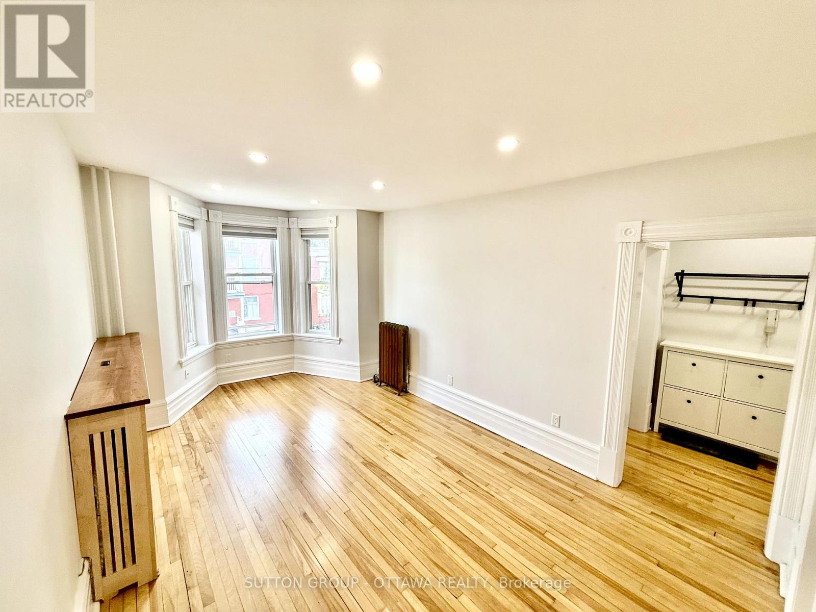 Photo 17 of 2 A 149 St Andrew Street, Ottawa ON