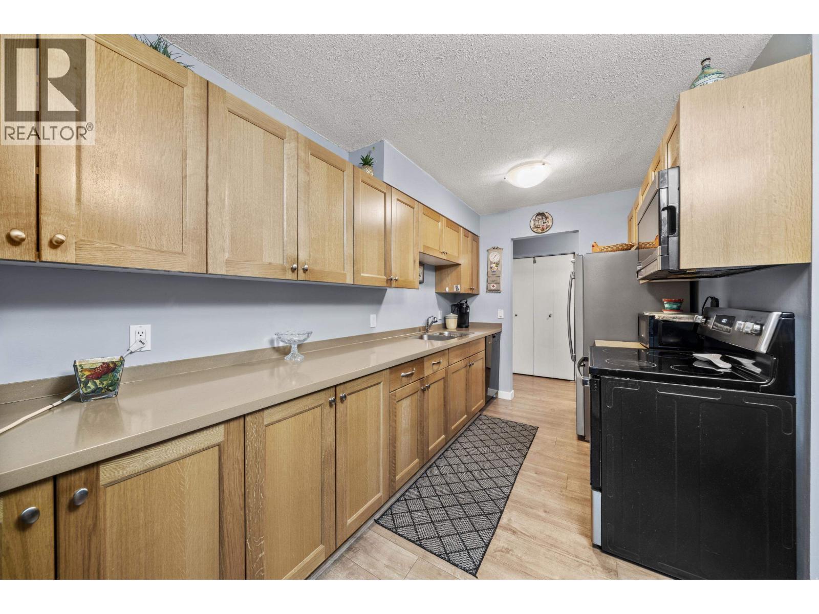 Photo 1 of 302 371 Ellesmere Avenue, Burnaby BC