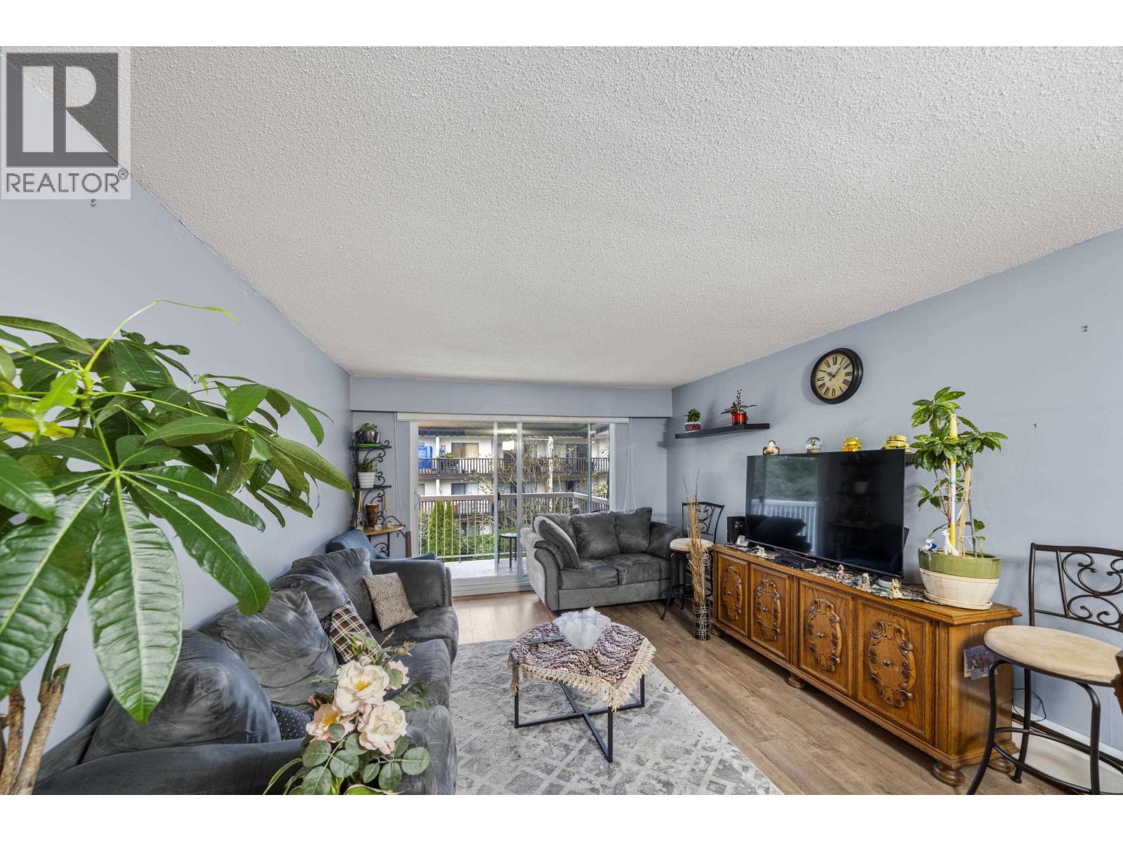 Photo 10 of 302 371 Ellesmere Avenue, Burnaby BC