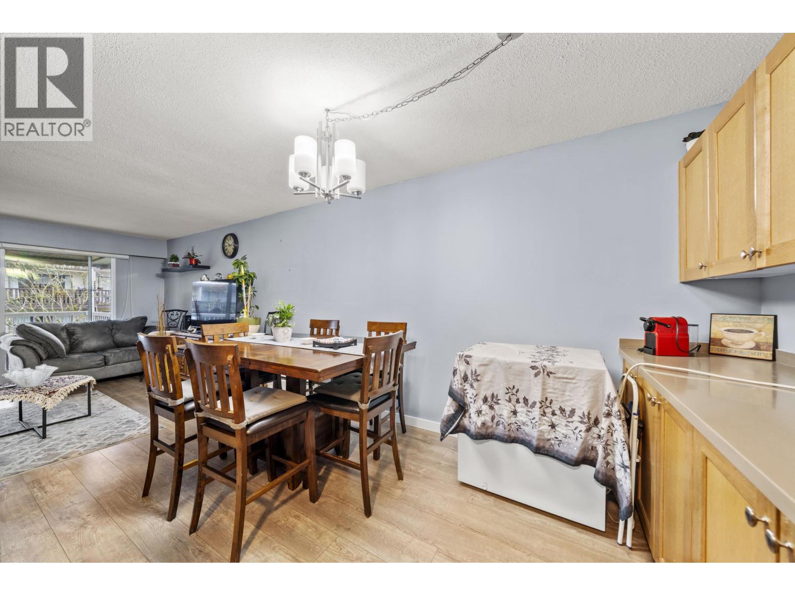 Photo 6 of 302 371 Ellesmere Avenue, Burnaby BC