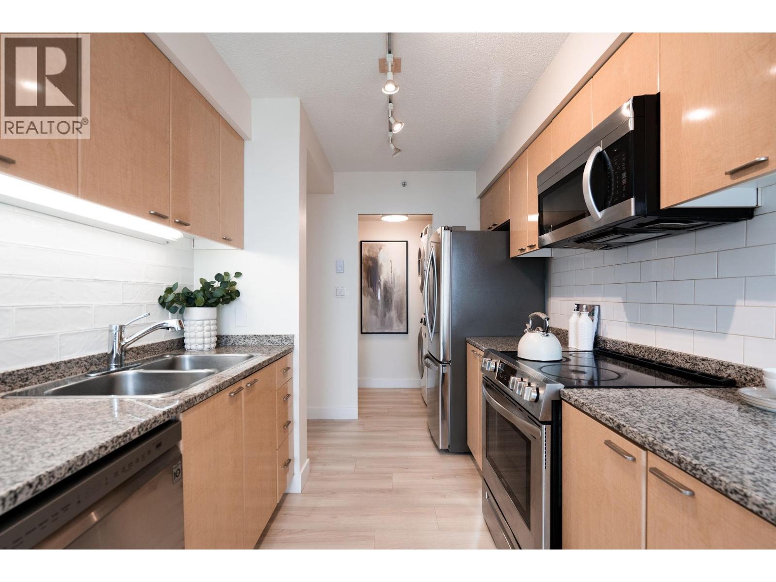 Photo 11 of 1288 W Georgia Street, Vancouver BC