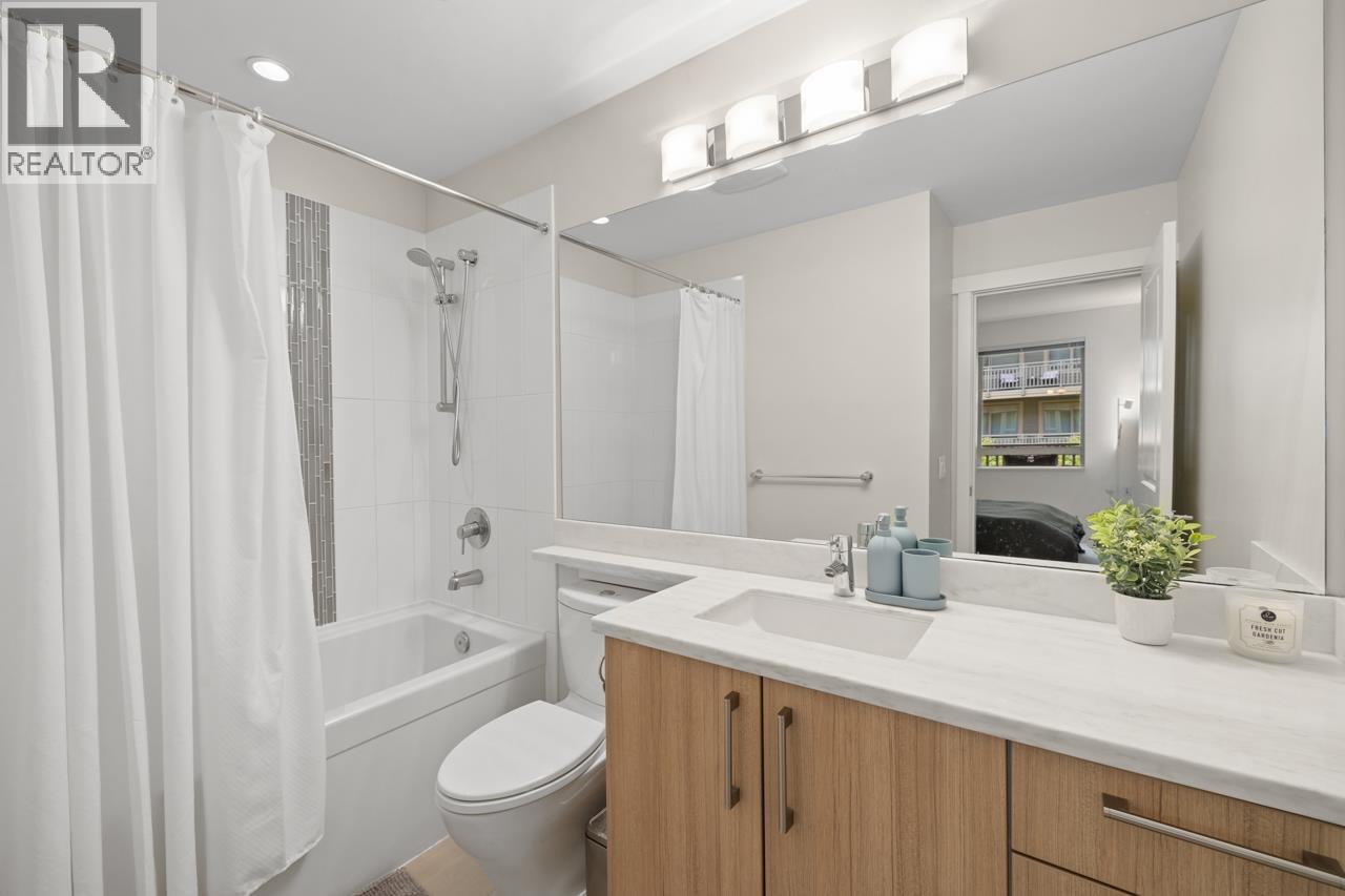 Photo 15 of 304 139 W 22nd Street, North Vancouver BC