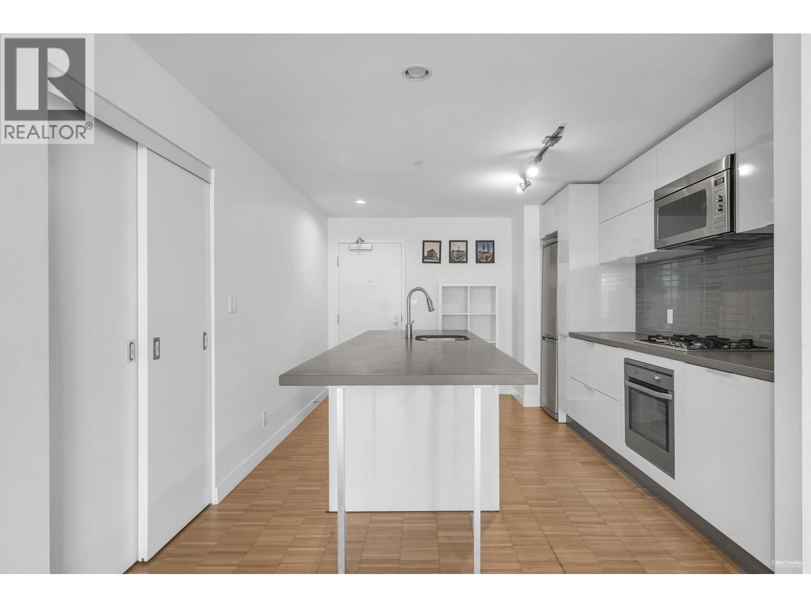 Photo 2 of 1707 108 W Cordova Street, Vancouver BC