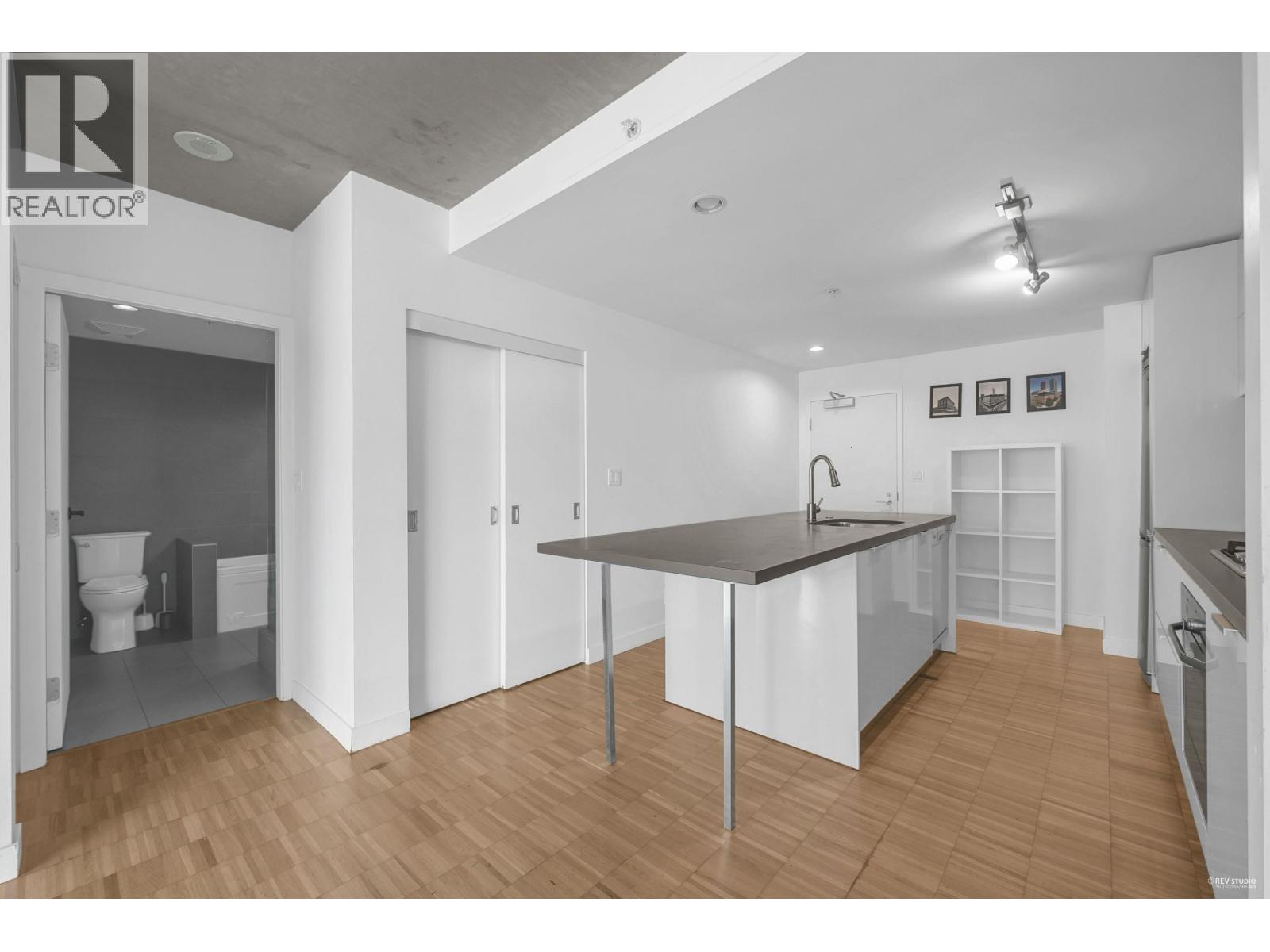 Photo 8 of 1707 108 W Cordova Street, Vancouver BC