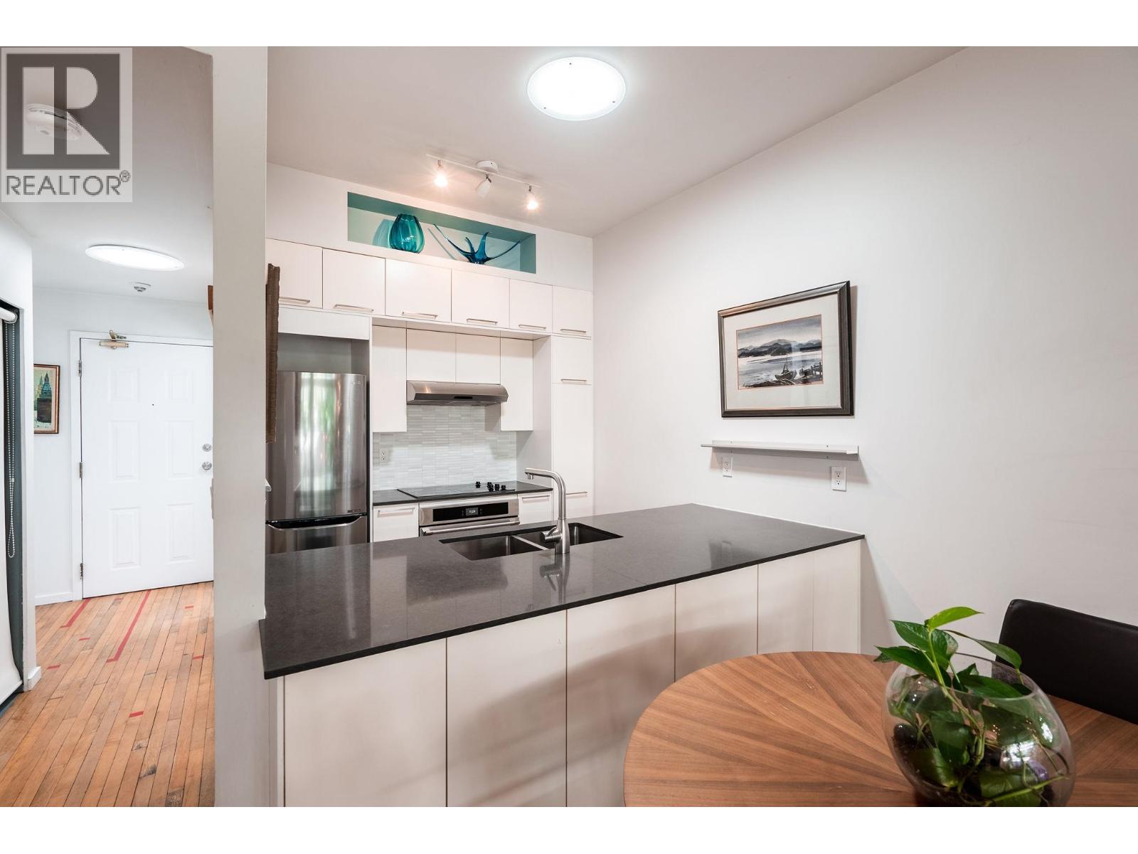 Photo 12 of 303 700 E Pender Street, Vancouver BC
