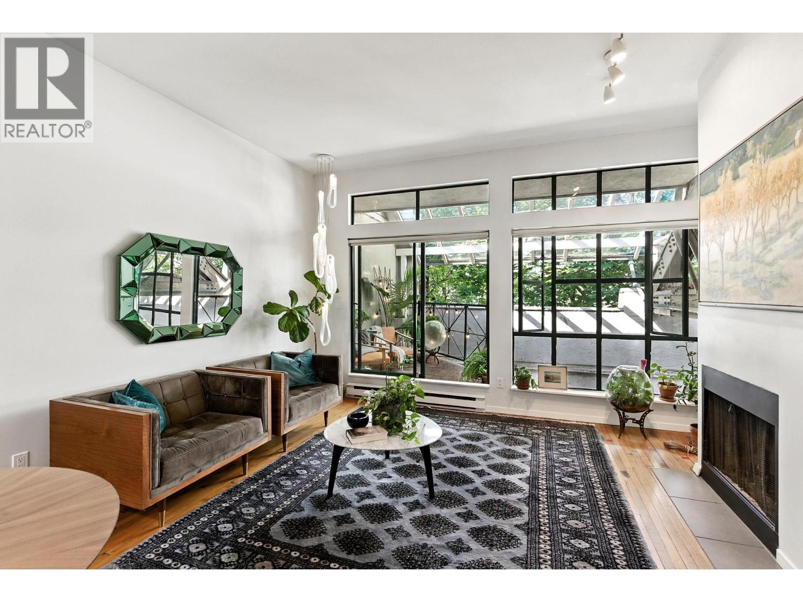 Photo 4 of 303 700 E Pender Street, Vancouver BC