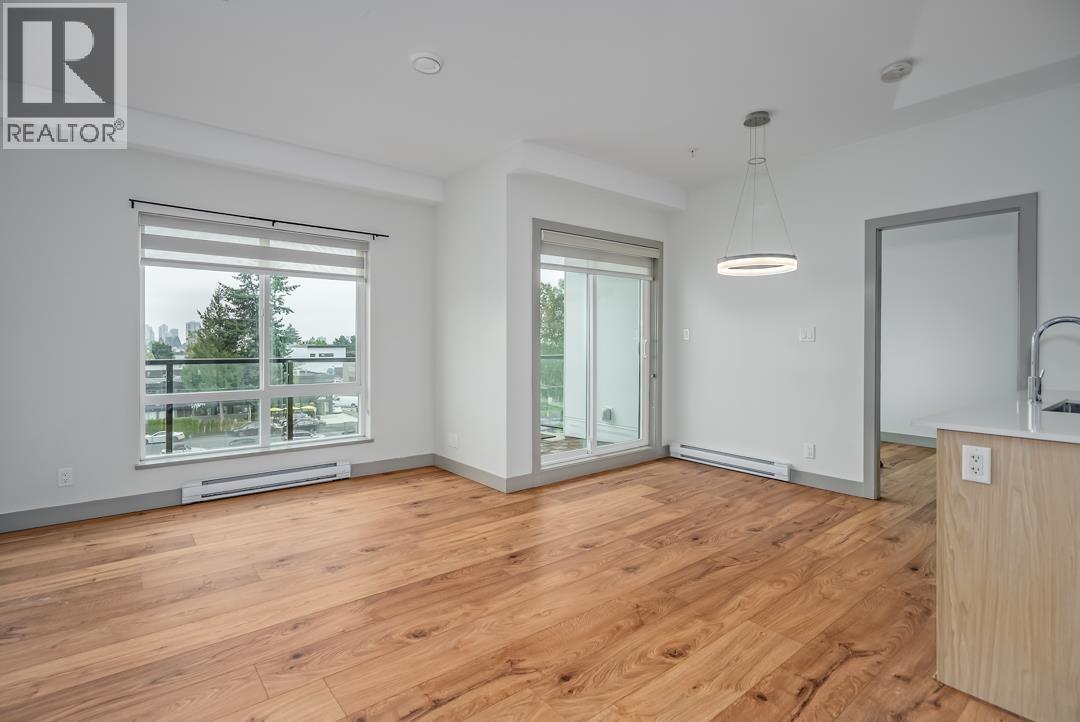 Photo 2 of 411 6968 Royal Oak Avenue, Burnaby BC
