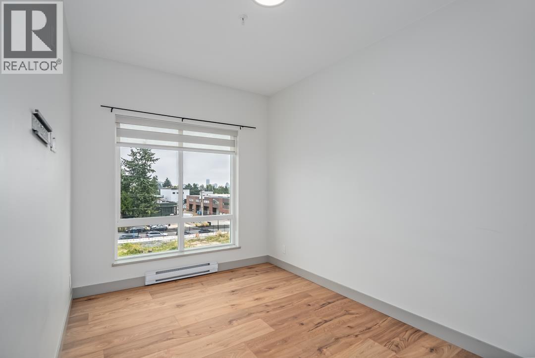 Photo 3 of 411 6968 Royal Oak Avenue, Burnaby BC