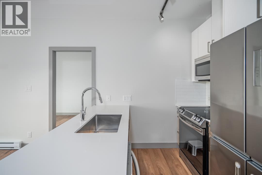 Photo 8 of 411 6968 Royal Oak Avenue, Burnaby BC