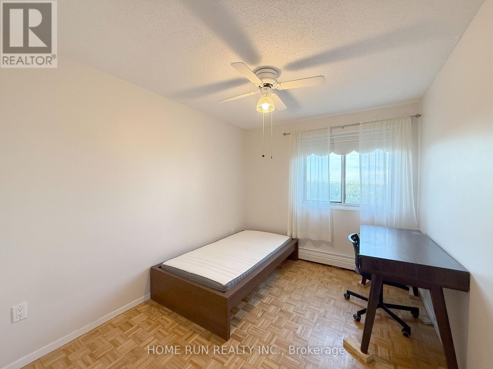 Photo 10 of 820 20 Chesterton Drive, Ottawa ON
