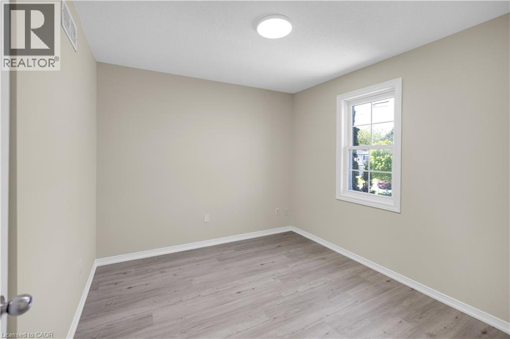 Photo 11 of 49 Daubigny Road, Brantford ON