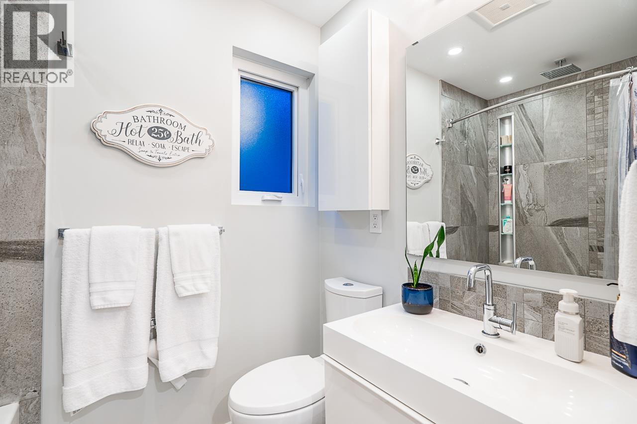 Photo 16 of 3812 Garden Grove Drive, Burnaby BC