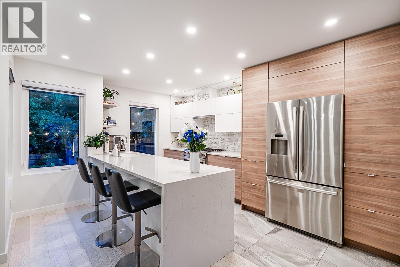 Photo 7 of 3812 Garden Grove Drive, Burnaby BC