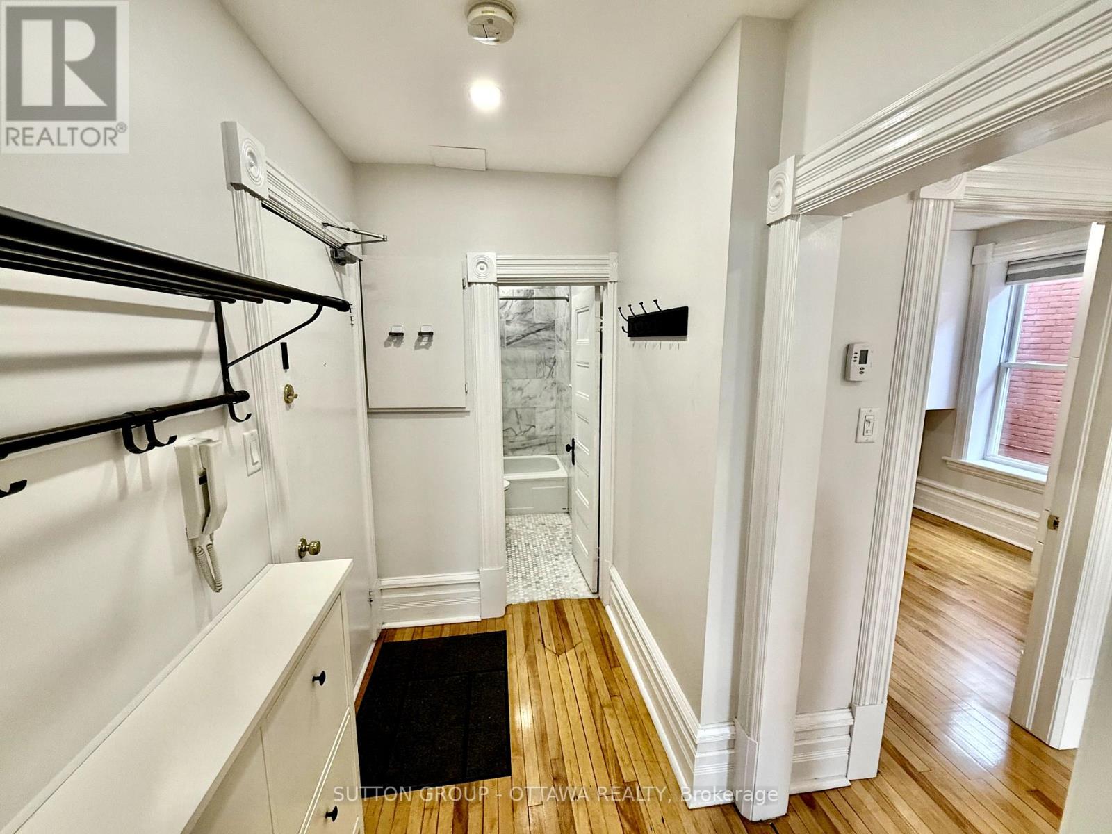 Photo 10 of 2 A 149 St Andrew Street, Ottawa ON