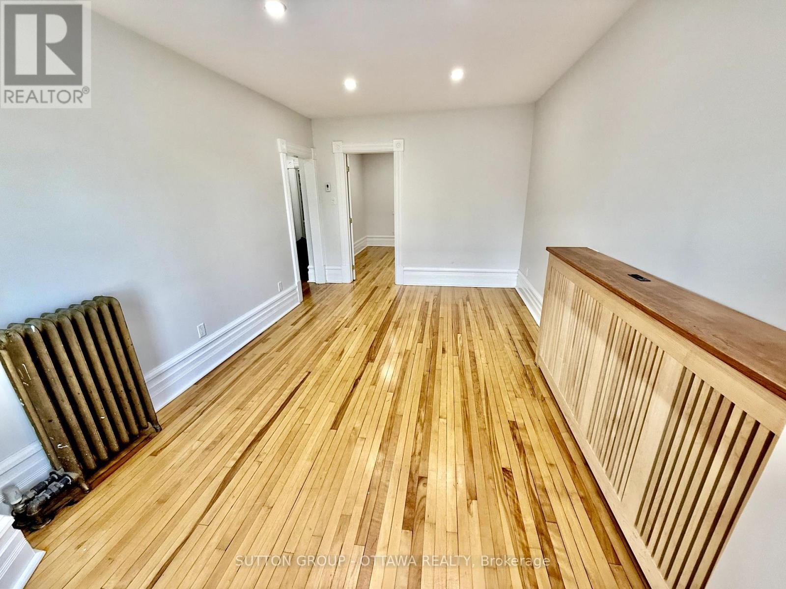 Photo 16 of 2 A 149 St Andrew Street, Ottawa ON