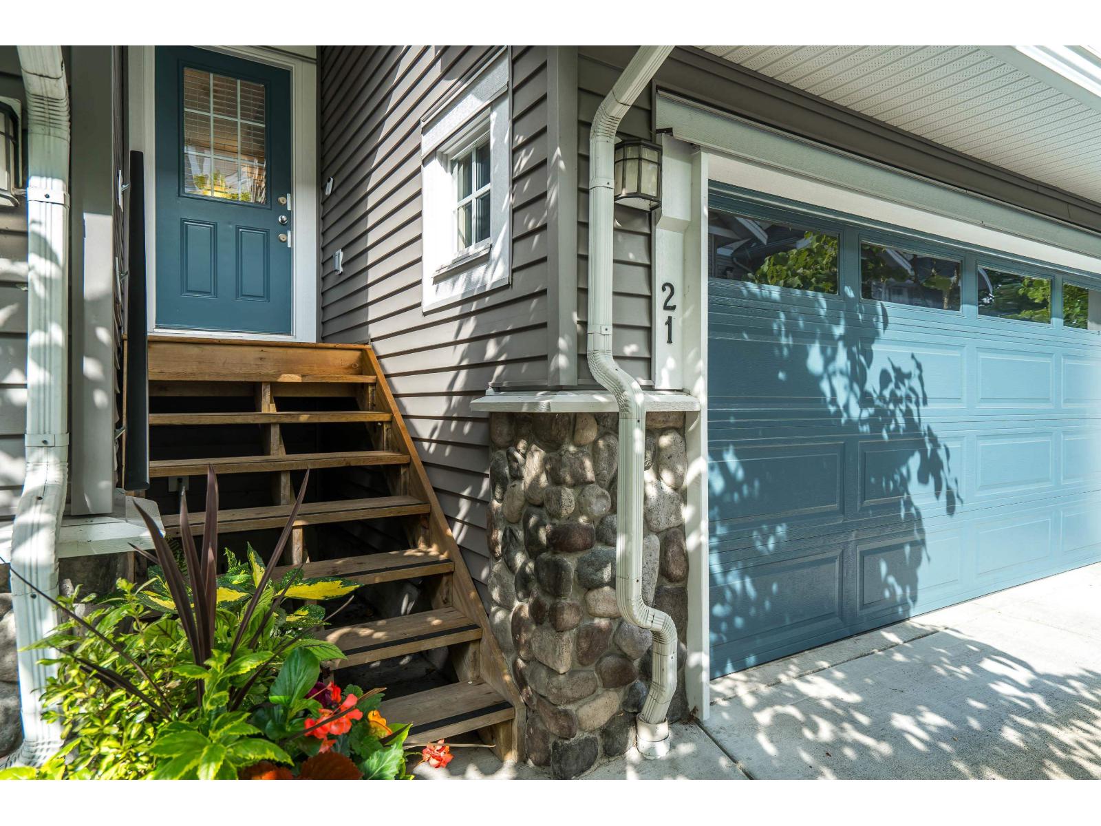 Photo 4 of 21 21704 96 Avenue Avenue, Langley BC