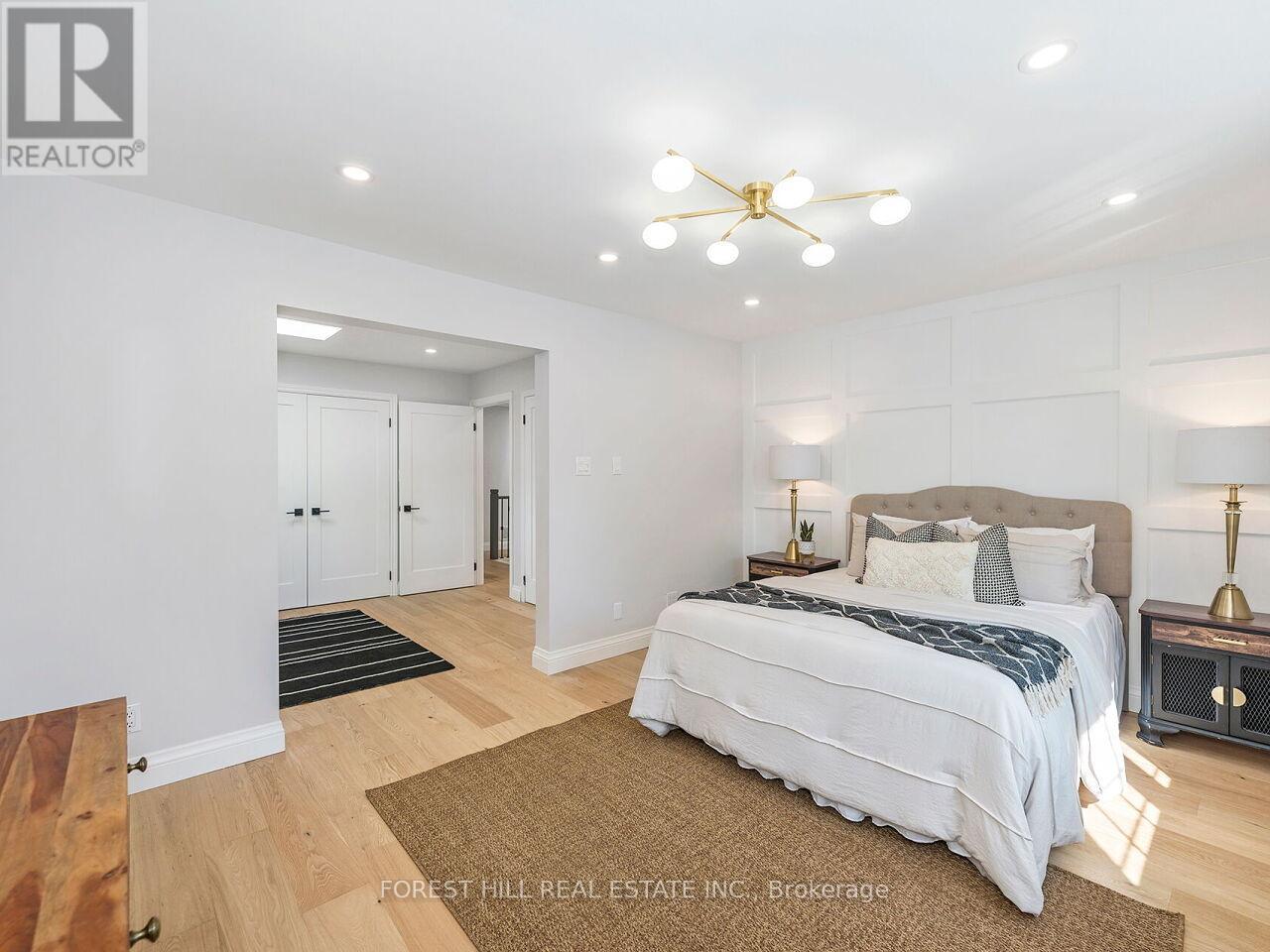 Photo 17 of 1092 Shaw Drive, Mississauga ON