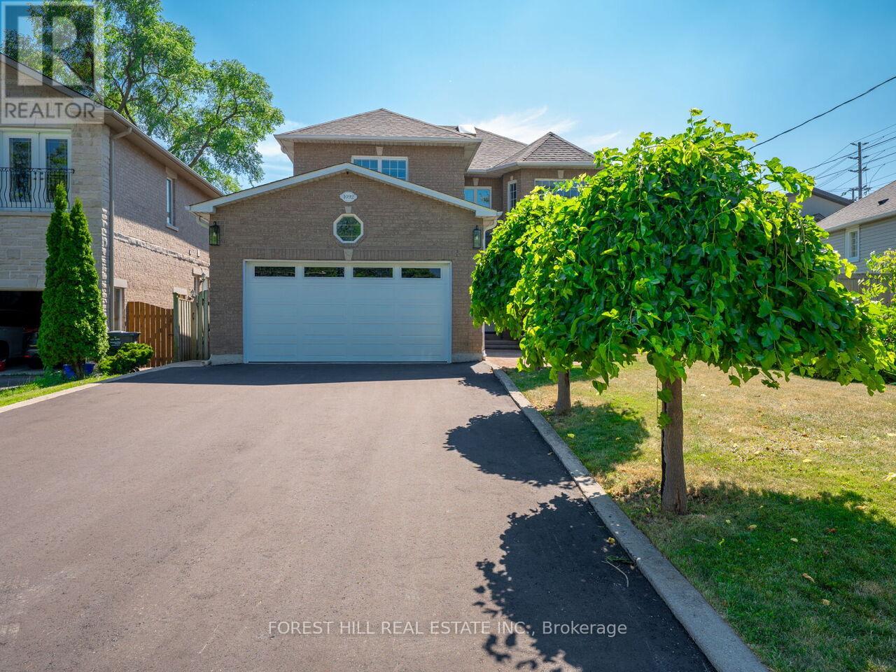 Photo 2 of 1092 Shaw Drive, Mississauga ON