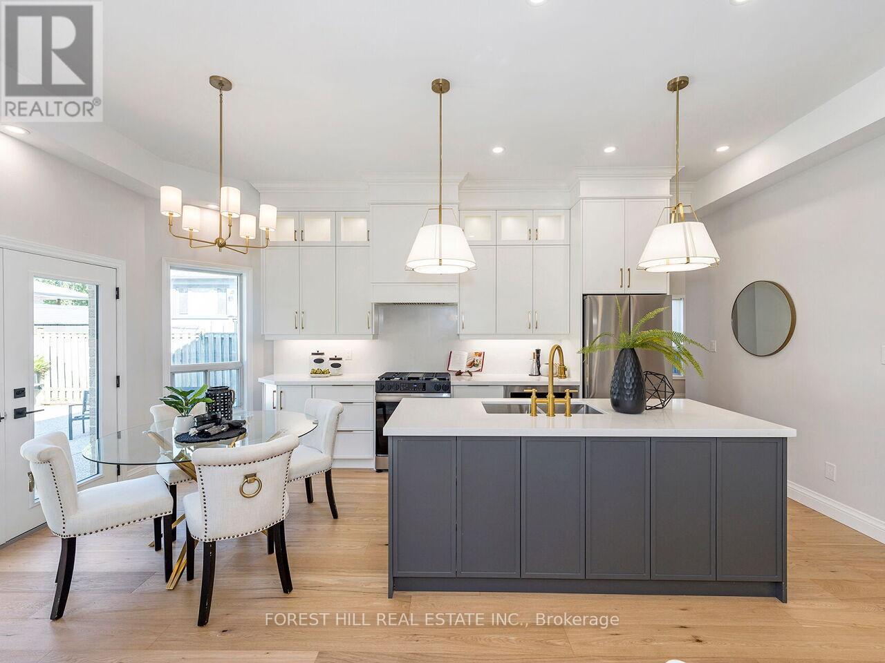 Photo 6 of 1092 Shaw Drive, Mississauga ON