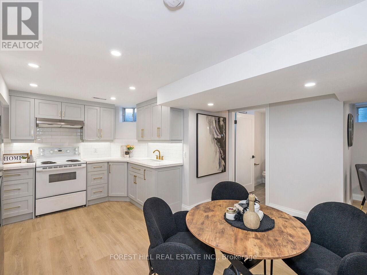 Photo 31 of 1092 Shaw Drive, Mississauga ON