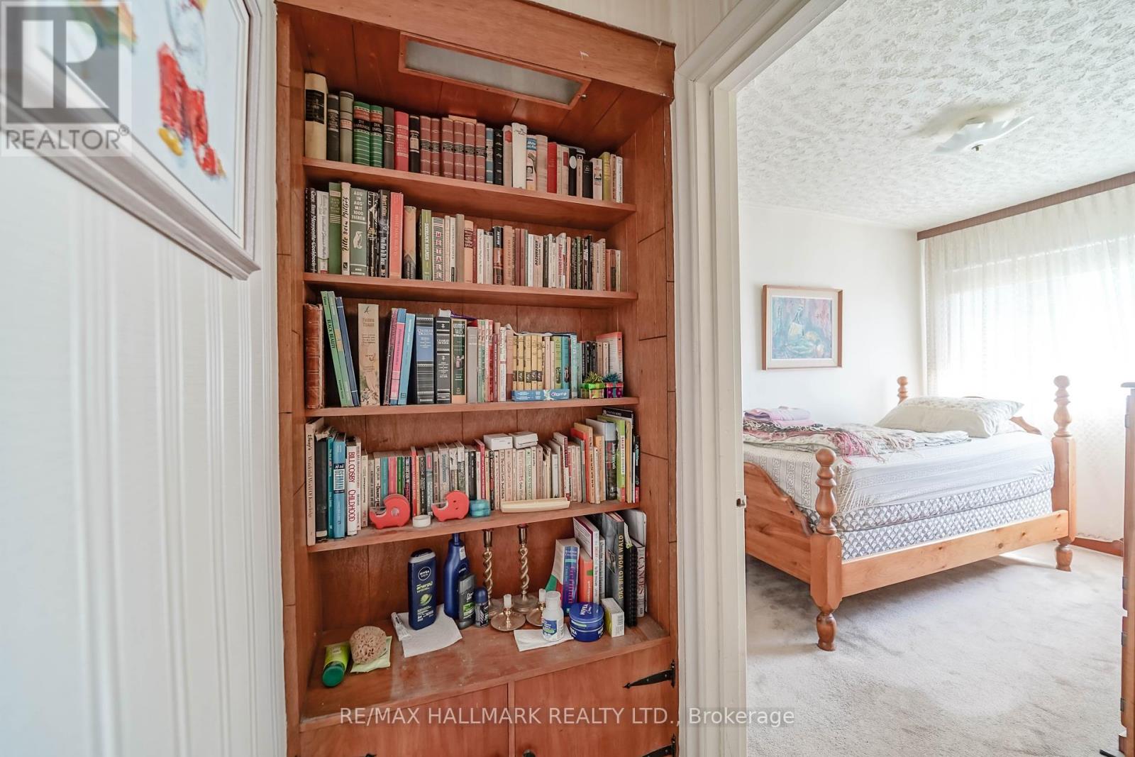 Photo 20 of 97 Vauxhall Drive, Toronto ON