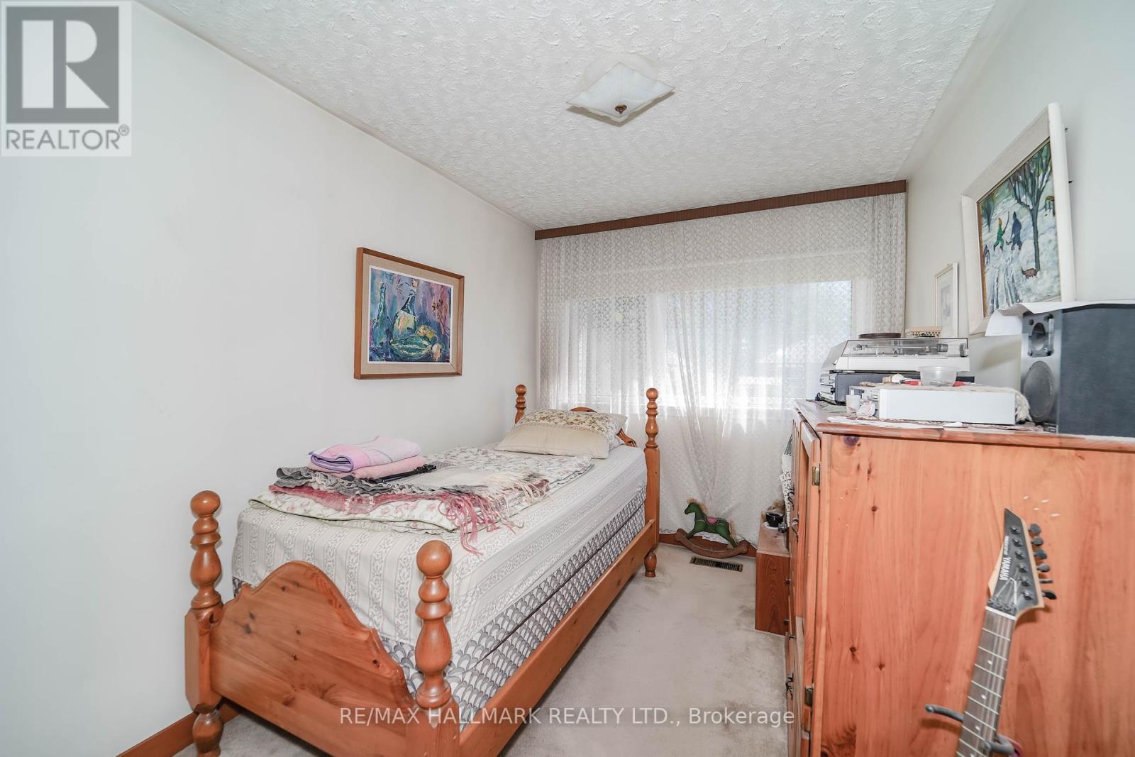 Photo 21 of 97 Vauxhall Drive, Toronto ON