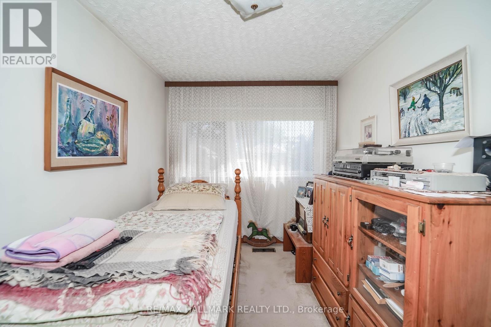 Photo 22 of 97 Vauxhall Drive, Toronto ON