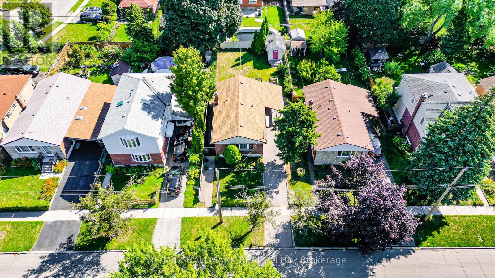Photo 34 of 97 Vauxhall Drive, Toronto ON