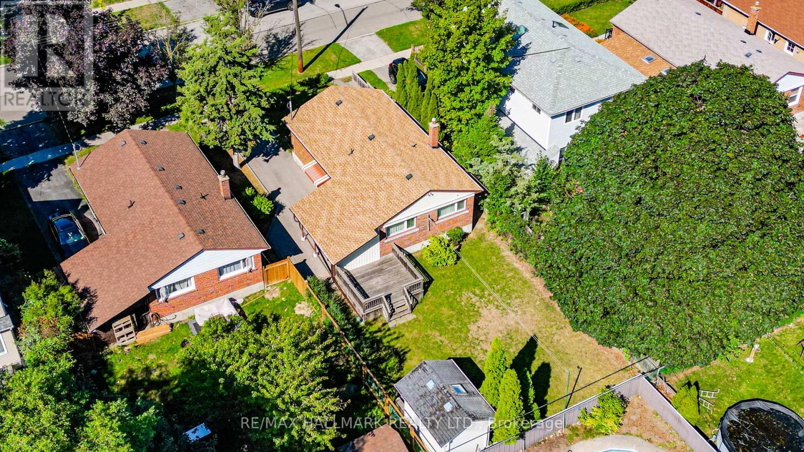 Photo 39 of 97 Vauxhall Drive, Toronto ON