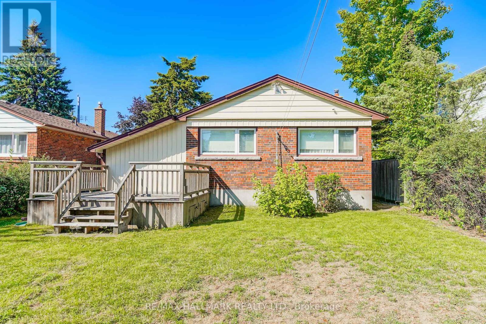Photo 7 of 97 Vauxhall Drive, Toronto ON