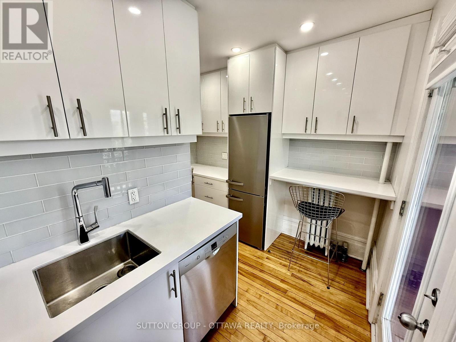 Photo 7 of 2 A 149 St Andrew Street, Ottawa ON
