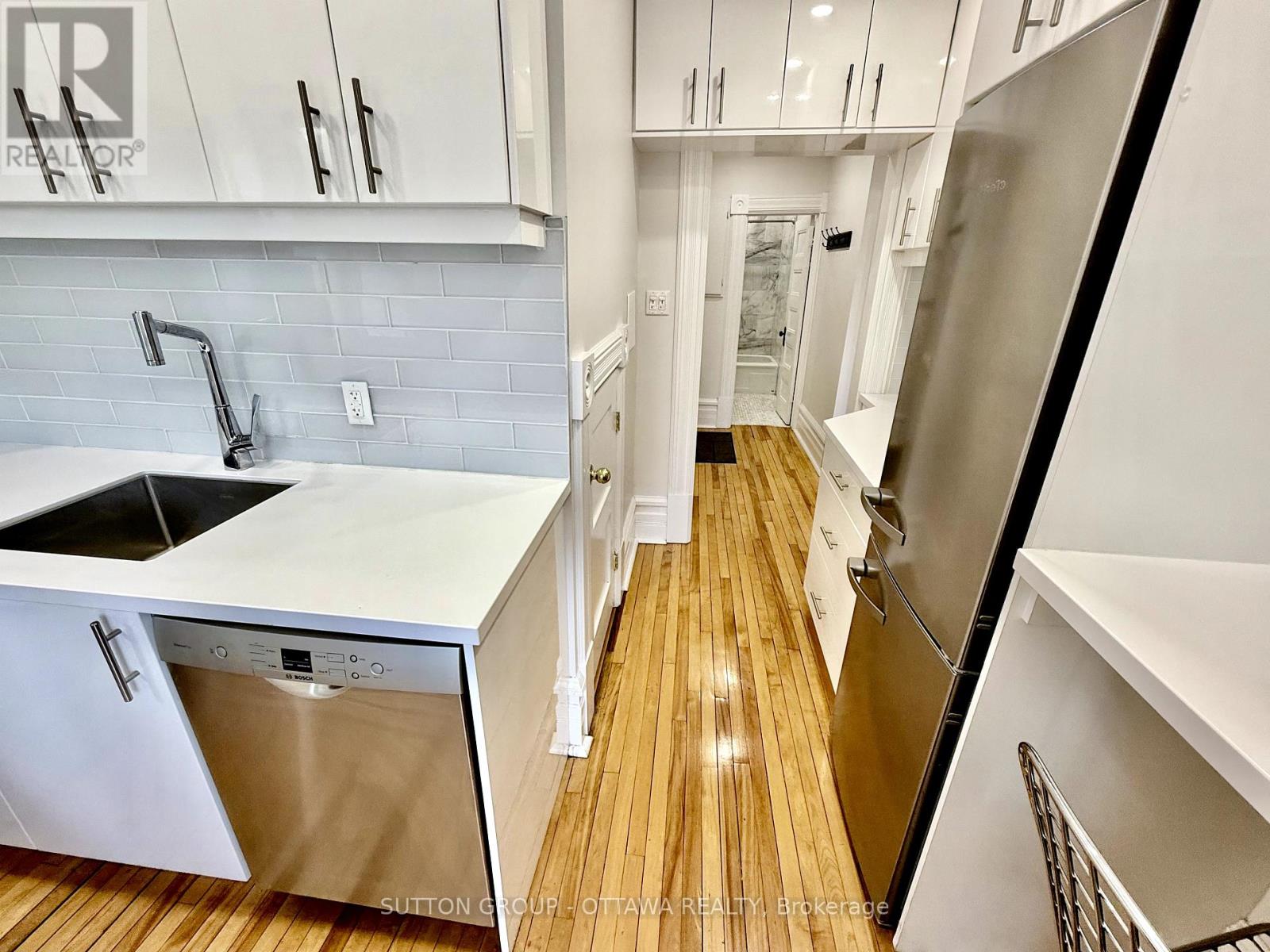 Photo 8 of 2 A 149 St Andrew Street, Ottawa ON
