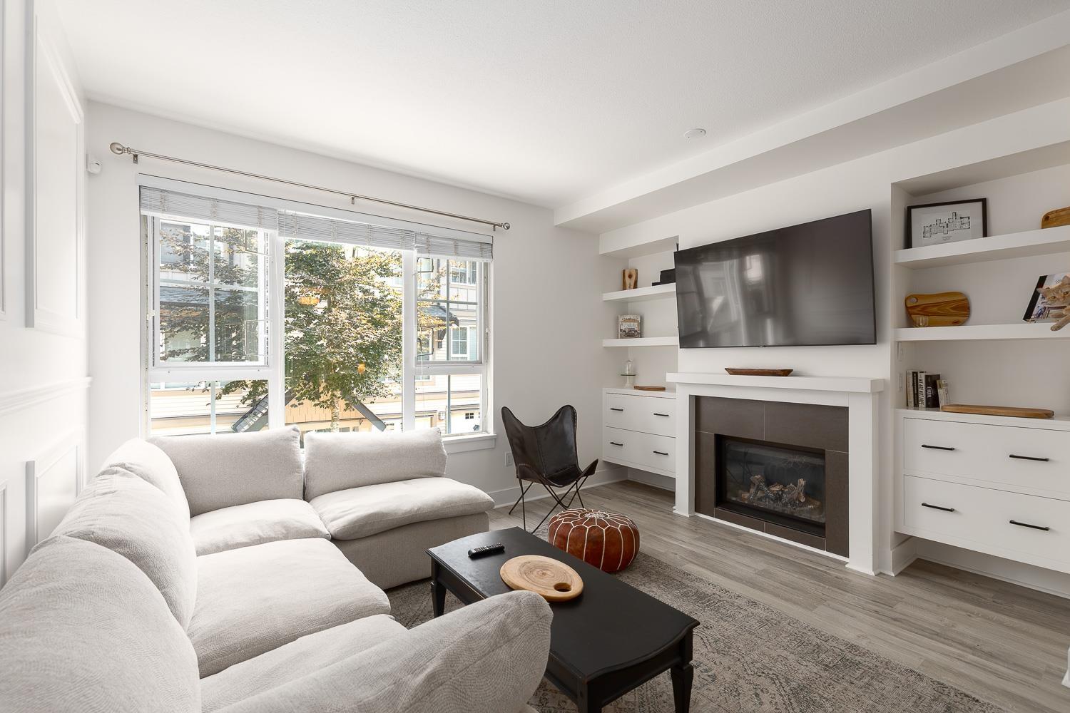 Photo 3 of 127 2501 161 A Street, Surrey BC