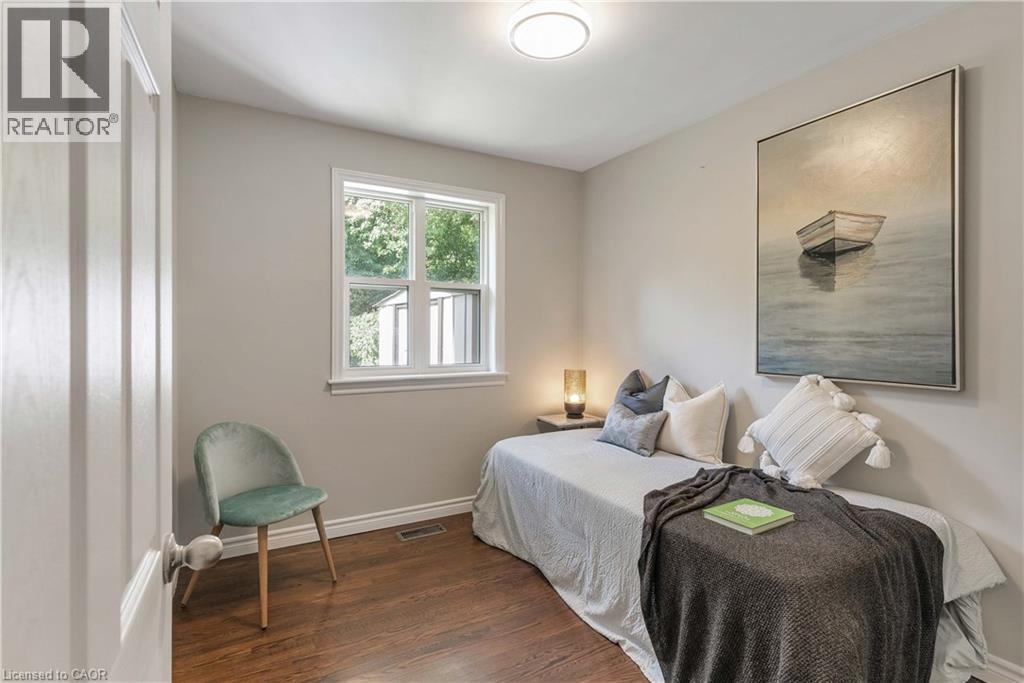 Photo 17 of 82 Southmoor Drive, Kitchener ON