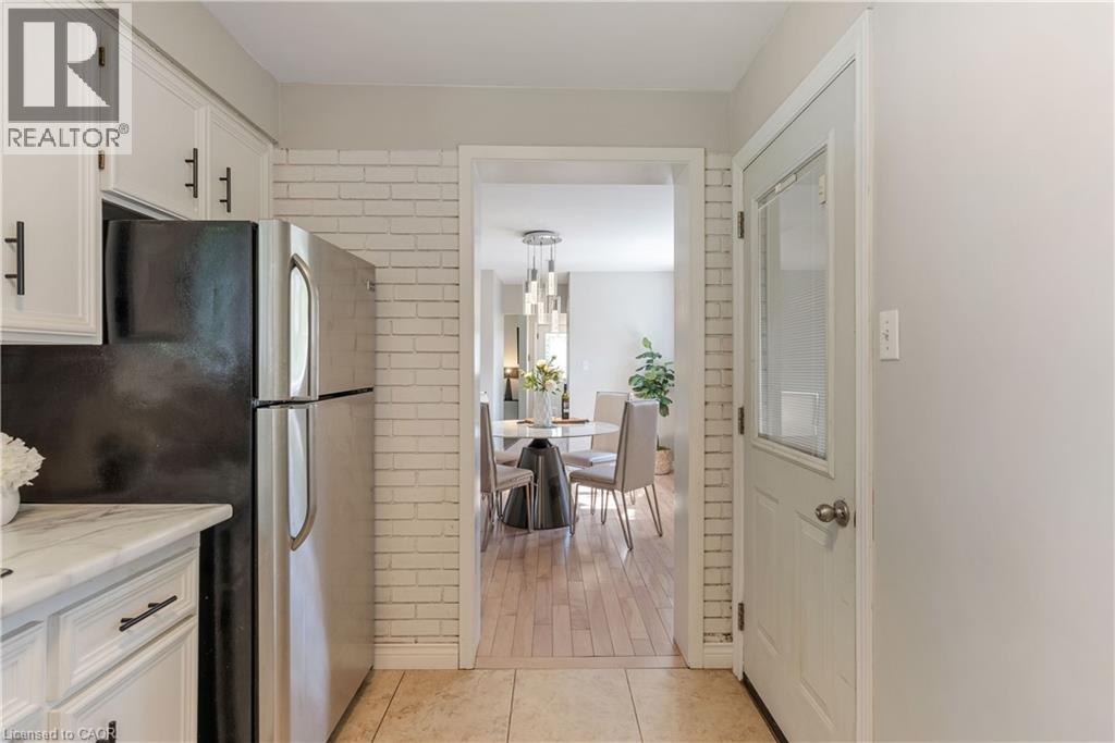 Photo 14 of 82 Southmoor Drive, Kitchener ON