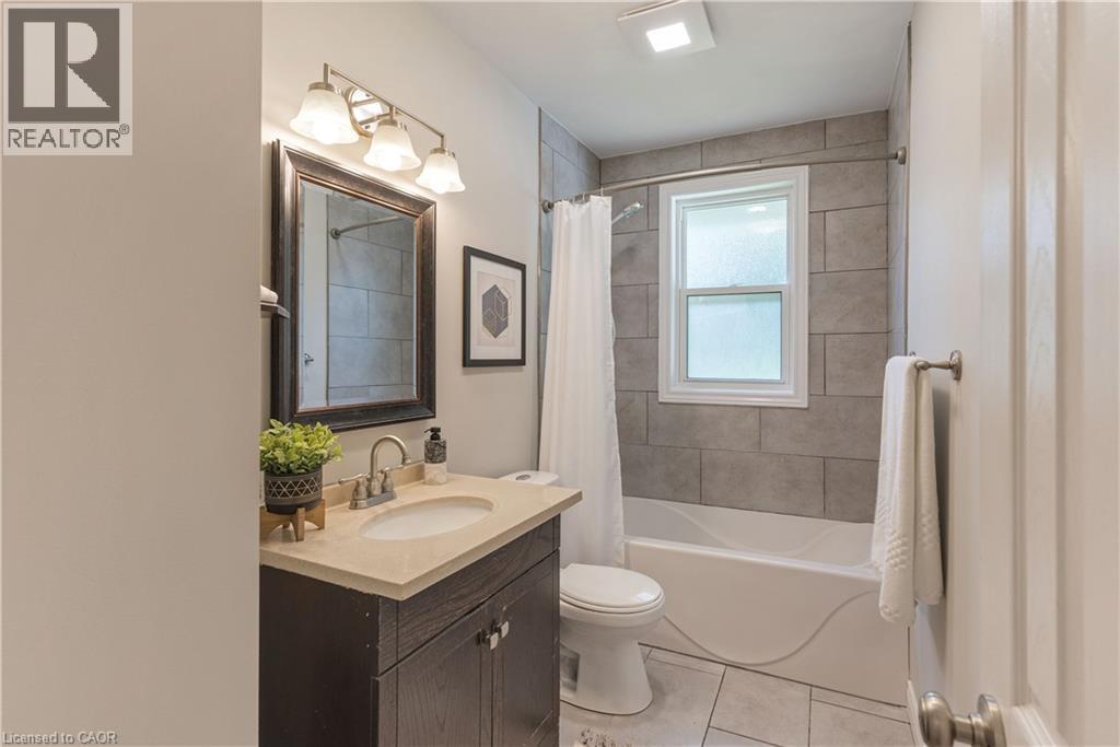 Photo 16 of 82 Southmoor Drive, Kitchener ON