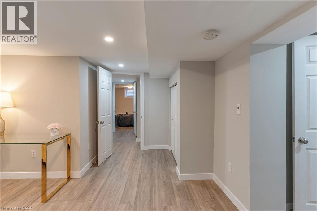 Photo 24 of 82 Southmoor Drive, Kitchener ON