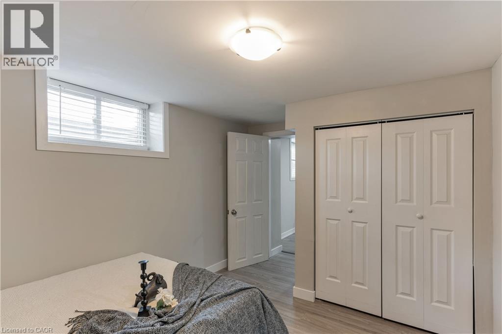 Photo 29 of 82 Southmoor Drive, Kitchener ON