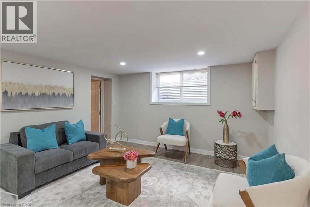 Photo 30 of 82 Southmoor Drive, Kitchener ON