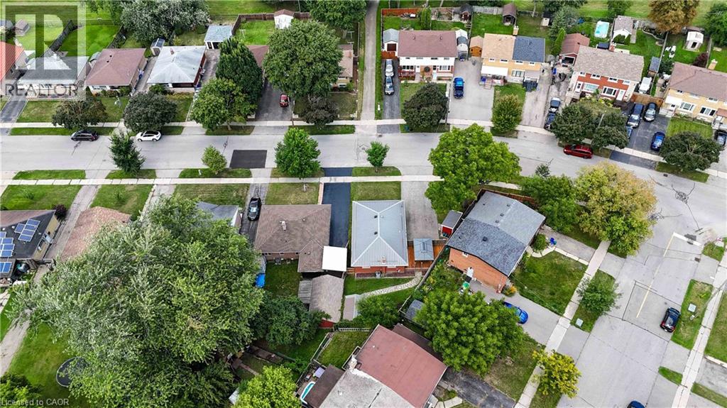 Photo 40 of 82 Southmoor Drive, Kitchener ON